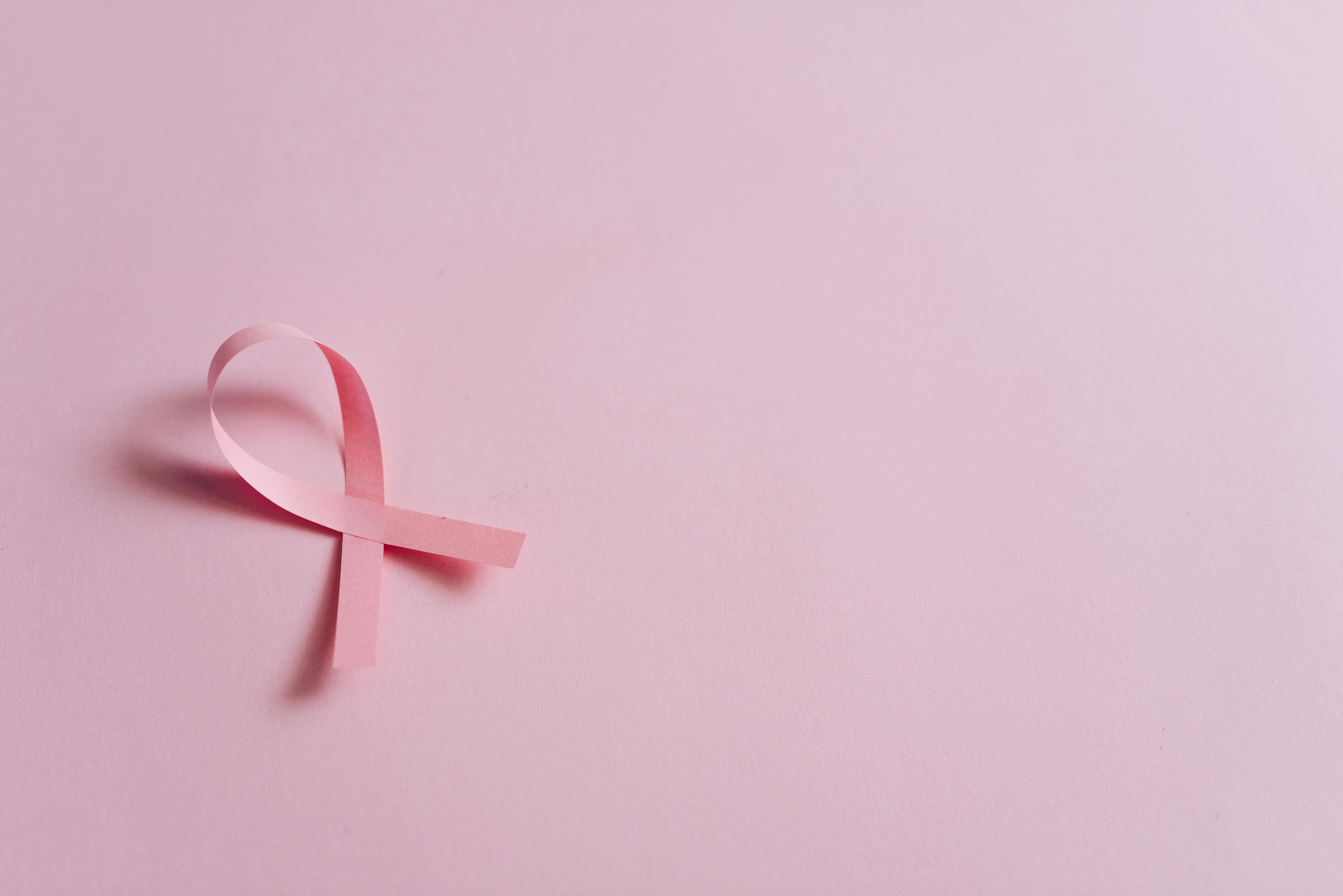 Outubro Rosa: a história por trás da cor que salva vidas