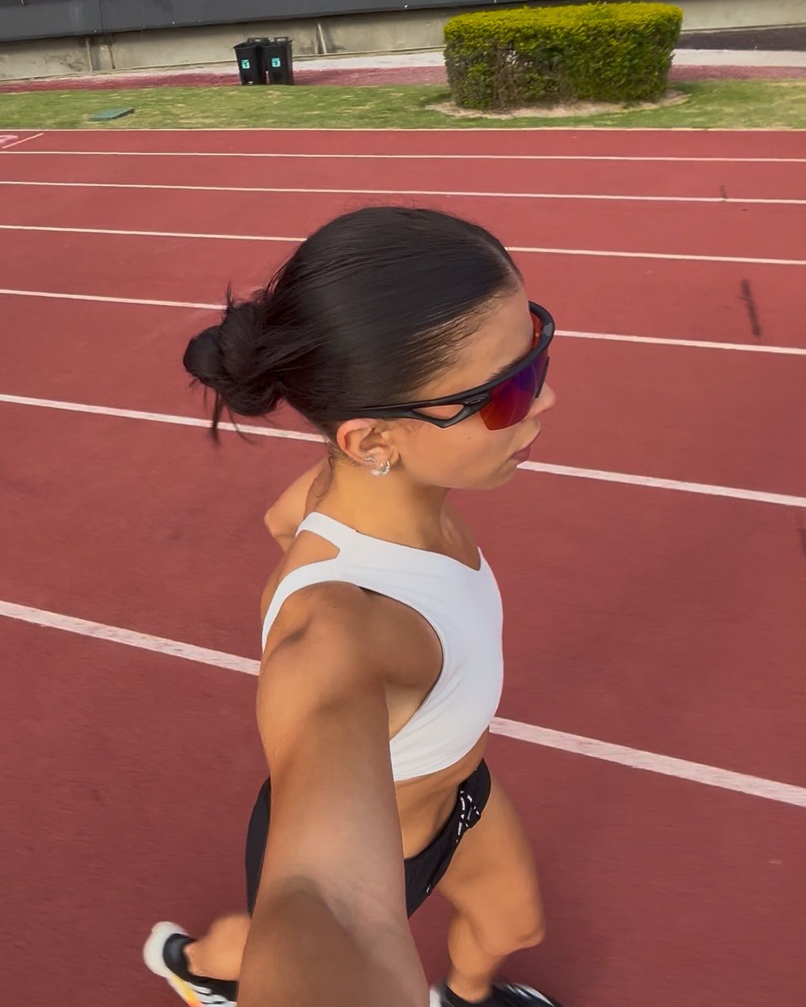 Correr emagrece mesmo? O que ninguém te explica sobre constância e treino complementar