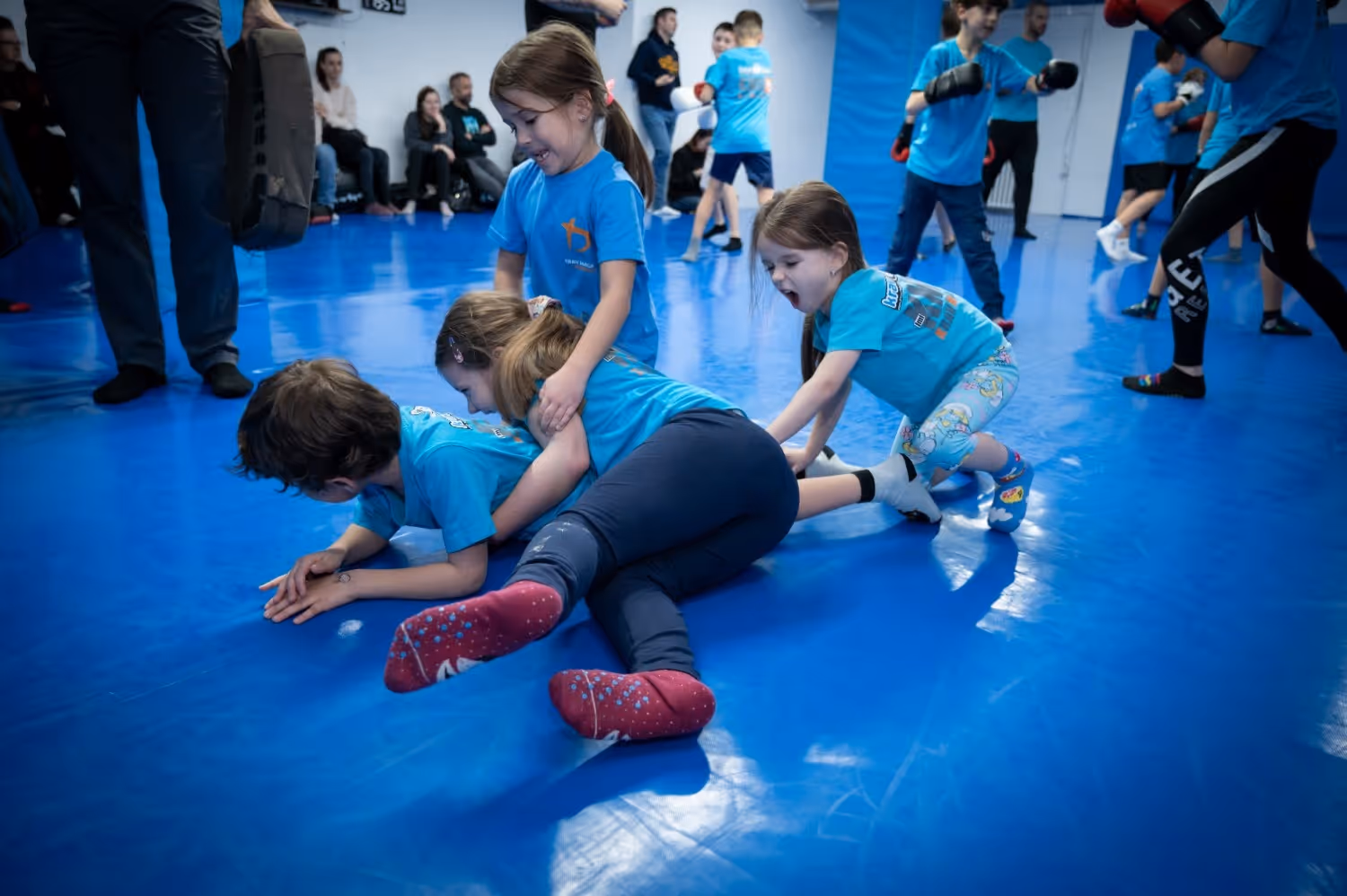 Polaganje krav mage za decu u klubu krav maga myrmidons (Krav Maga Global Srbija)