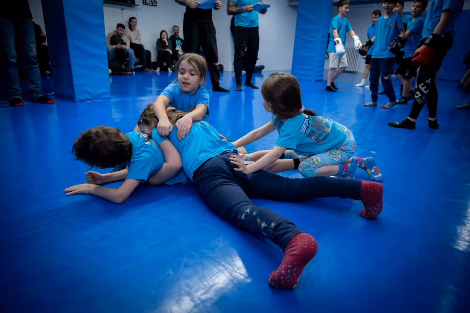 Polaganje krav mage za decu u klubu krav maga myrmidons (Krav Maga Global Srbija)