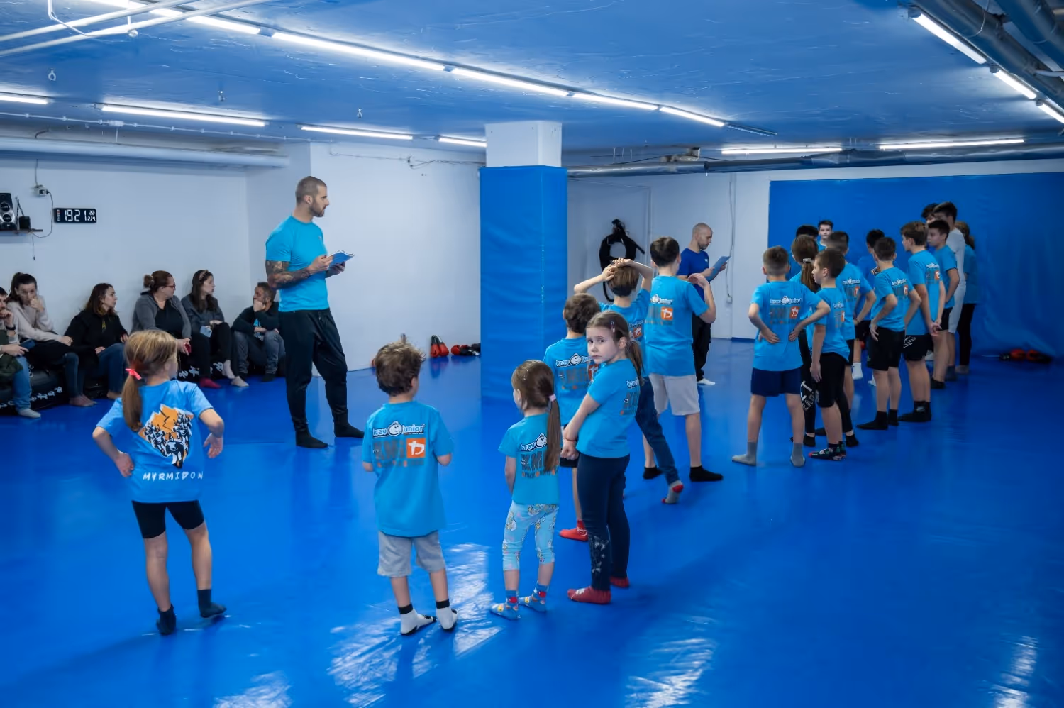 Polaganje krav mage za decu u klubu krav maga myrmidons (Krav Maga Global Srbija)