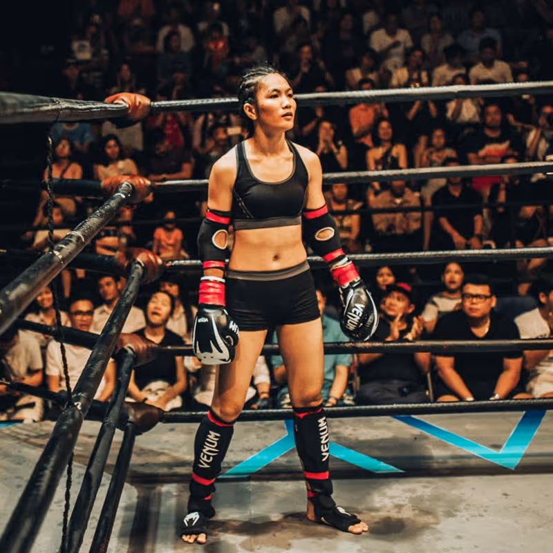 MMA woman in the ring