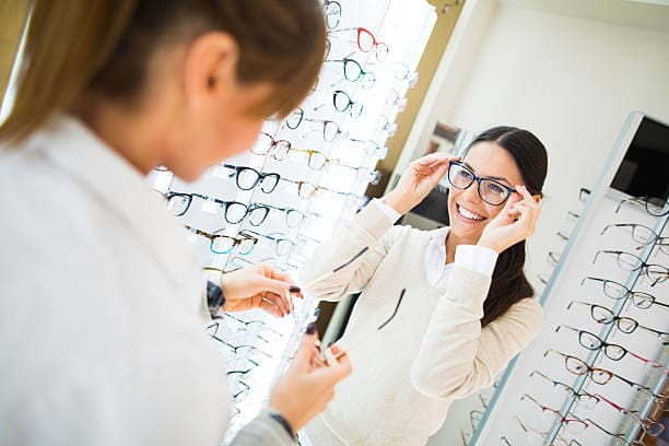 Comment trouver des clients en tant qu'opticien ?