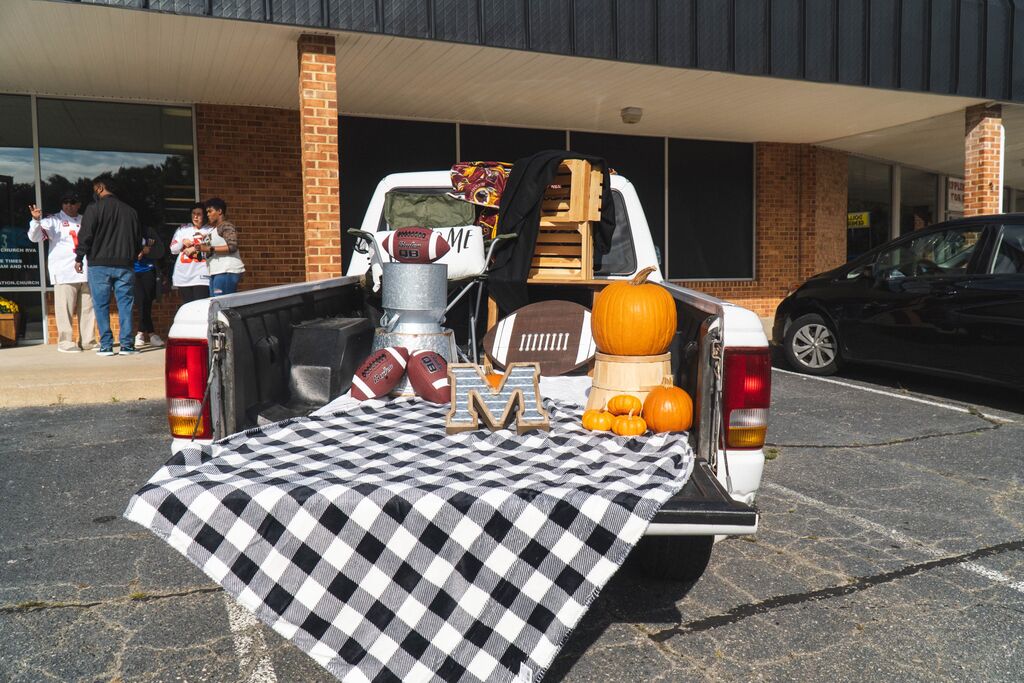 Tailgate Sunday