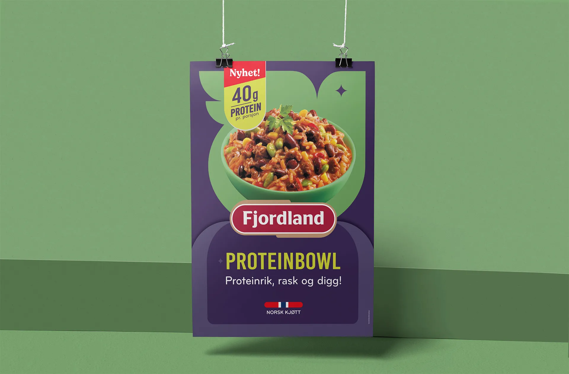 Plakat som viser en bolle med proteinrik mat fra Fjordland, merket med 40 g protein per porsjon og teksten "Proteinrik, rask og digg!".