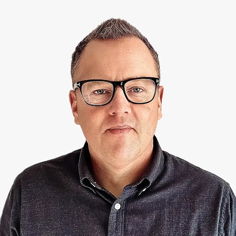 Headshot of Lindsay Wall