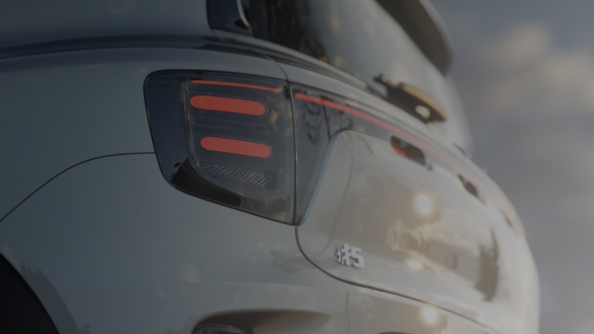 The back of a smart #5