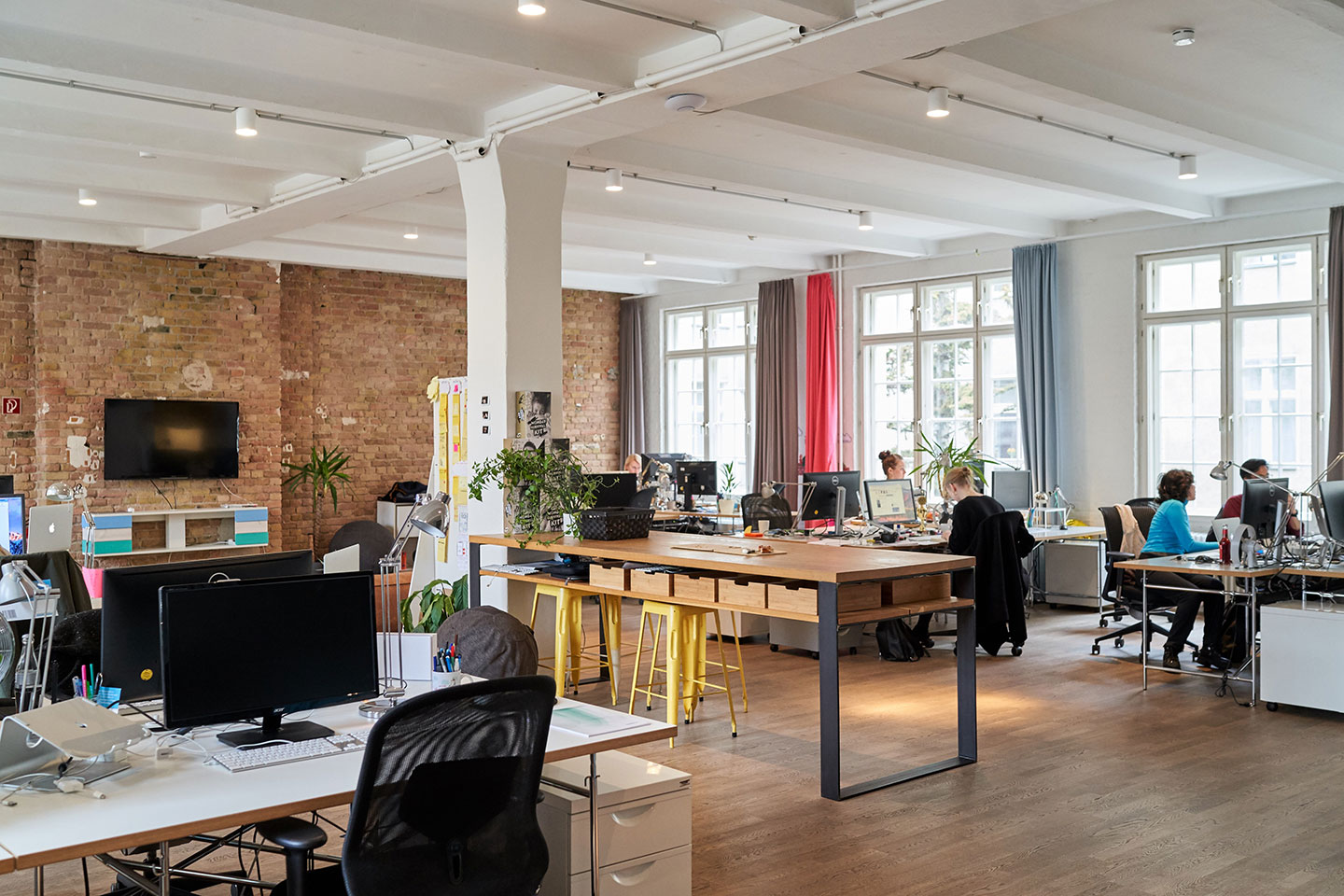 Group of people in Berlin Office