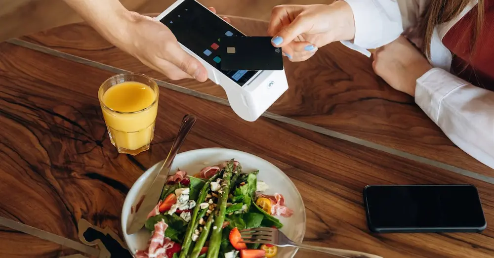 TPV para restaurantes: cómo usarlo, qué funcionalidades necesitas y cuáles son las mejores opciones