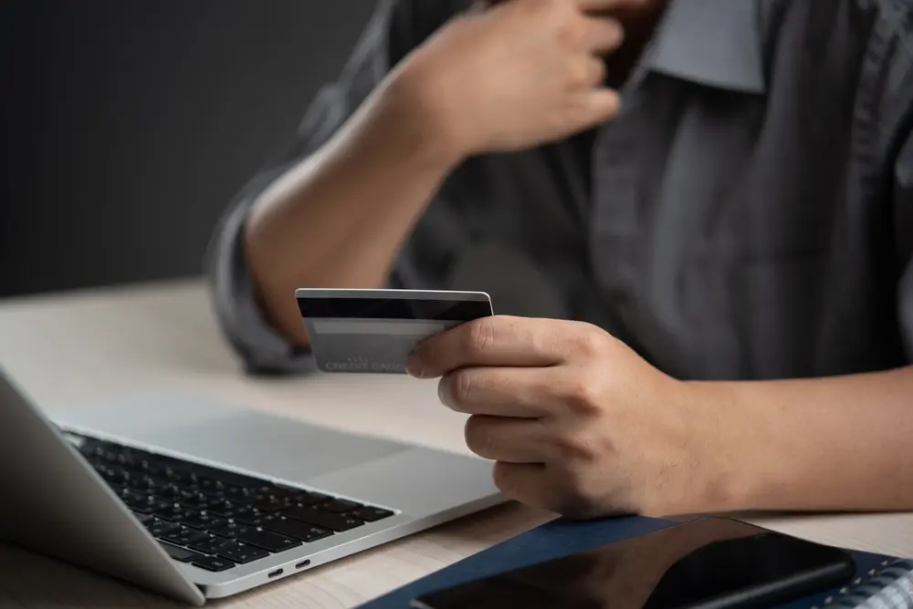 Costos de una pasarela de pago: tarifas y comisiones para vender en línea