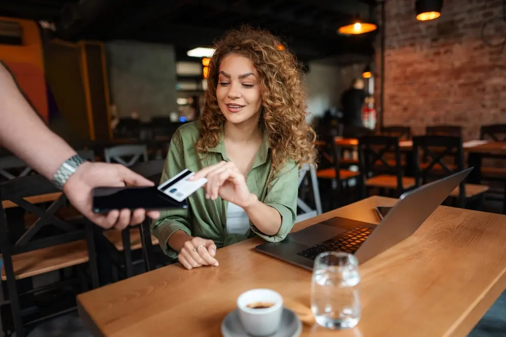 Sube tu ticket promedio y reduce el costo por transacción