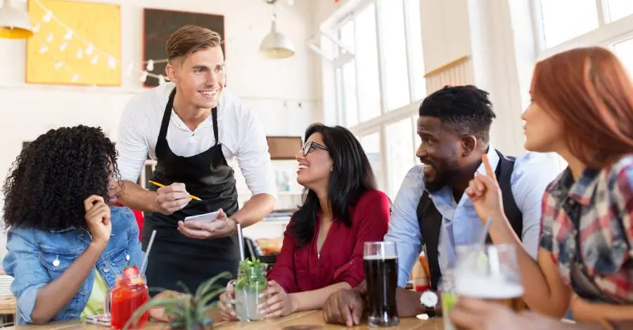 Cómo atraer clientes cercanos a mi negocio en días de partido