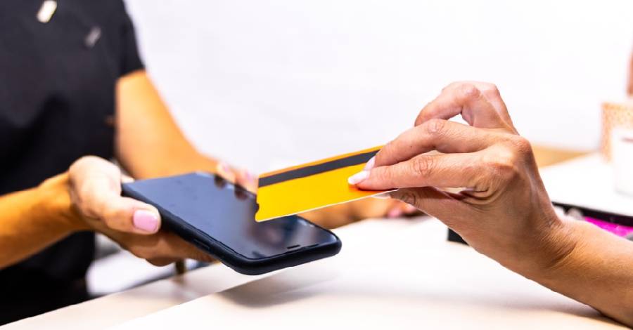 Cómo cerrar más ventas presenciales ofreciendo pagos con tu celular