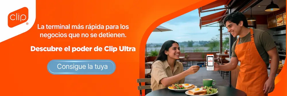Empleado cobrando la cuenta con terminal Clip Ultra