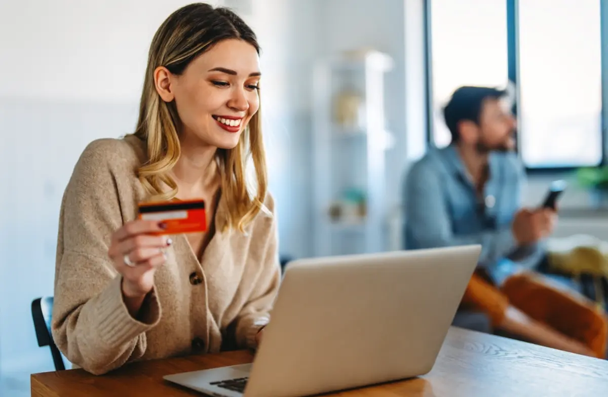 Cómo cobrar una cotización aprobada sin perder tiempo ni ventas