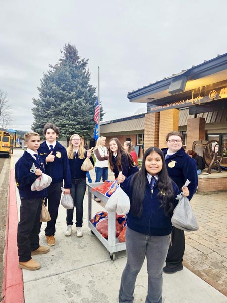 MV FFA students at their drive-through potato giveaway.Photo credit: Rachel Reynaga.