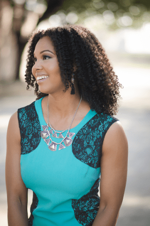 Think and Grow Chick Founder Courtney Sanders shares how she's growing her online business
