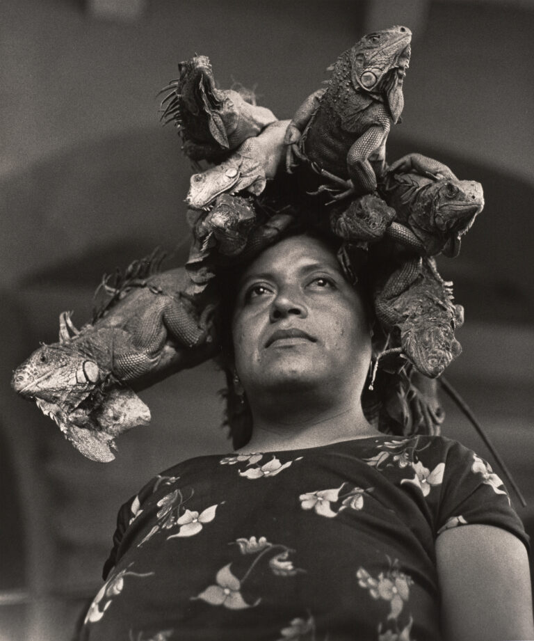 Graciela Iturbide, La Nuestra Señora de las Iguanas, Juchitán, Oaxaca, México, 1979. © Graciela Iturbide