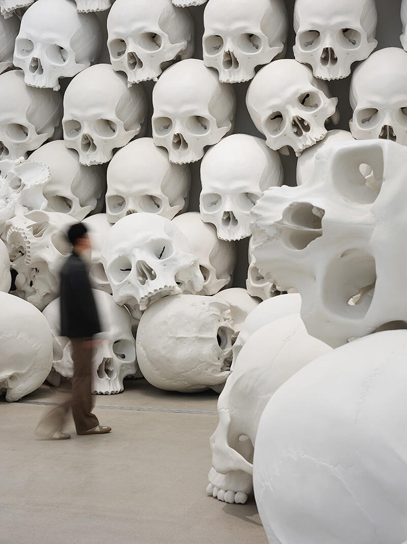Ron Mueck, Mass, 2016–17. Installation view: National Museum of Modern and Contemporary Art, Seoul, 2025. Photo: Nam Kiyong. Courtesy Fondation Cartier pour l’art contemporain and MMCA Korea.