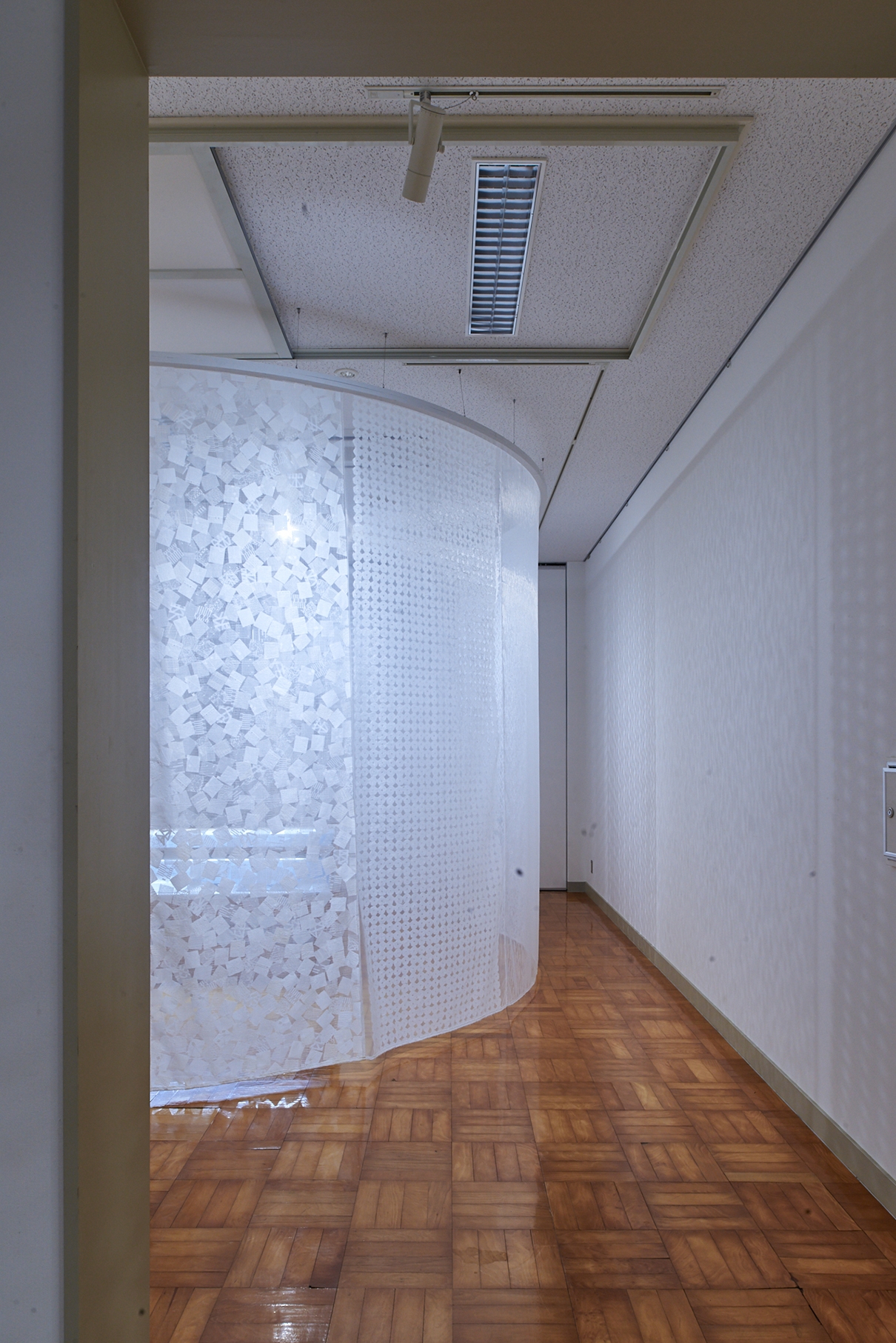 Translucent textile installation, Reiko Sudo: Mak!ng NUNO Textiles, 2023. Photo: Masayuki Hayashi; courtesy NUNO.