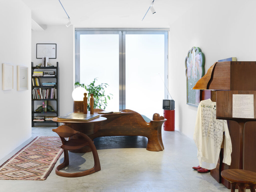 Installation view, Wendell Castle: Living, Friedman Benda, New York. Courtesy Friedman Benda.