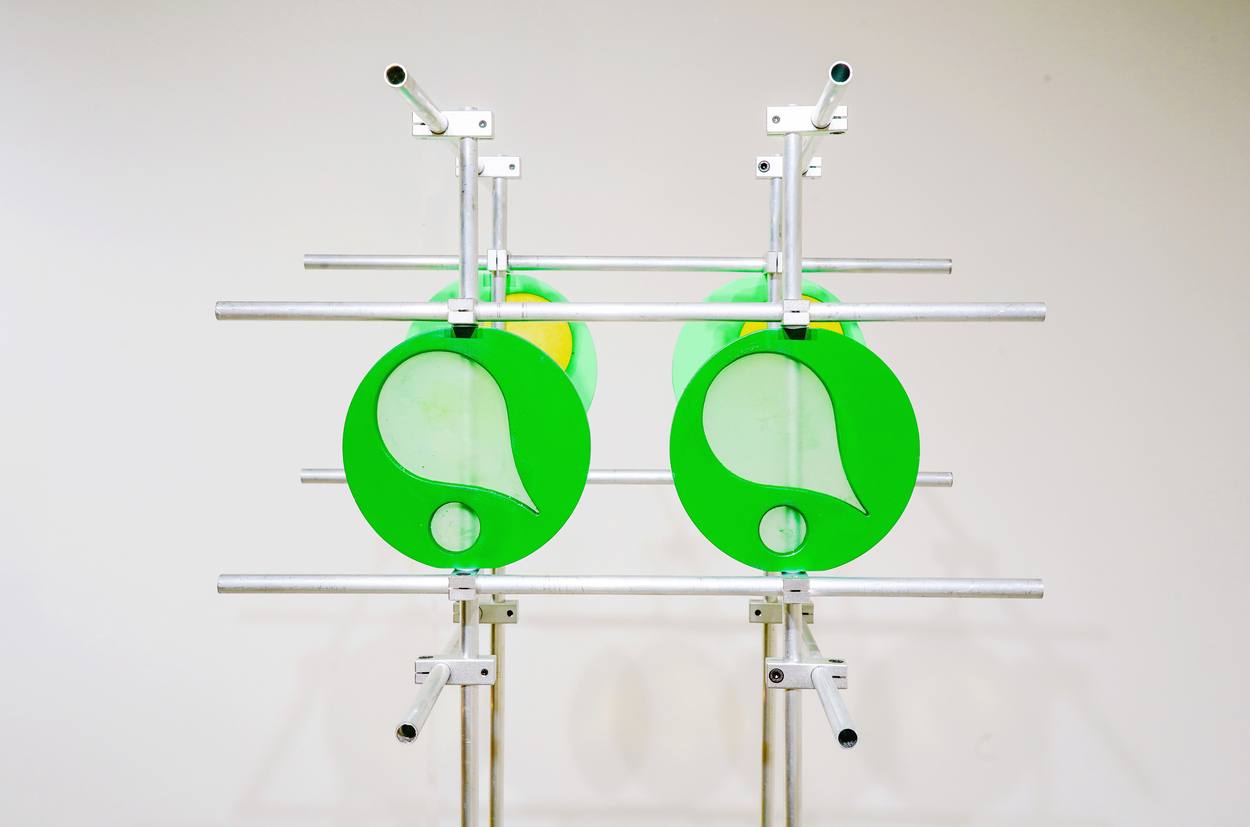 Yelin Lee (Yelin-ment), Pleading Face, 2026. Paint on wood, 160 × 40 cm.