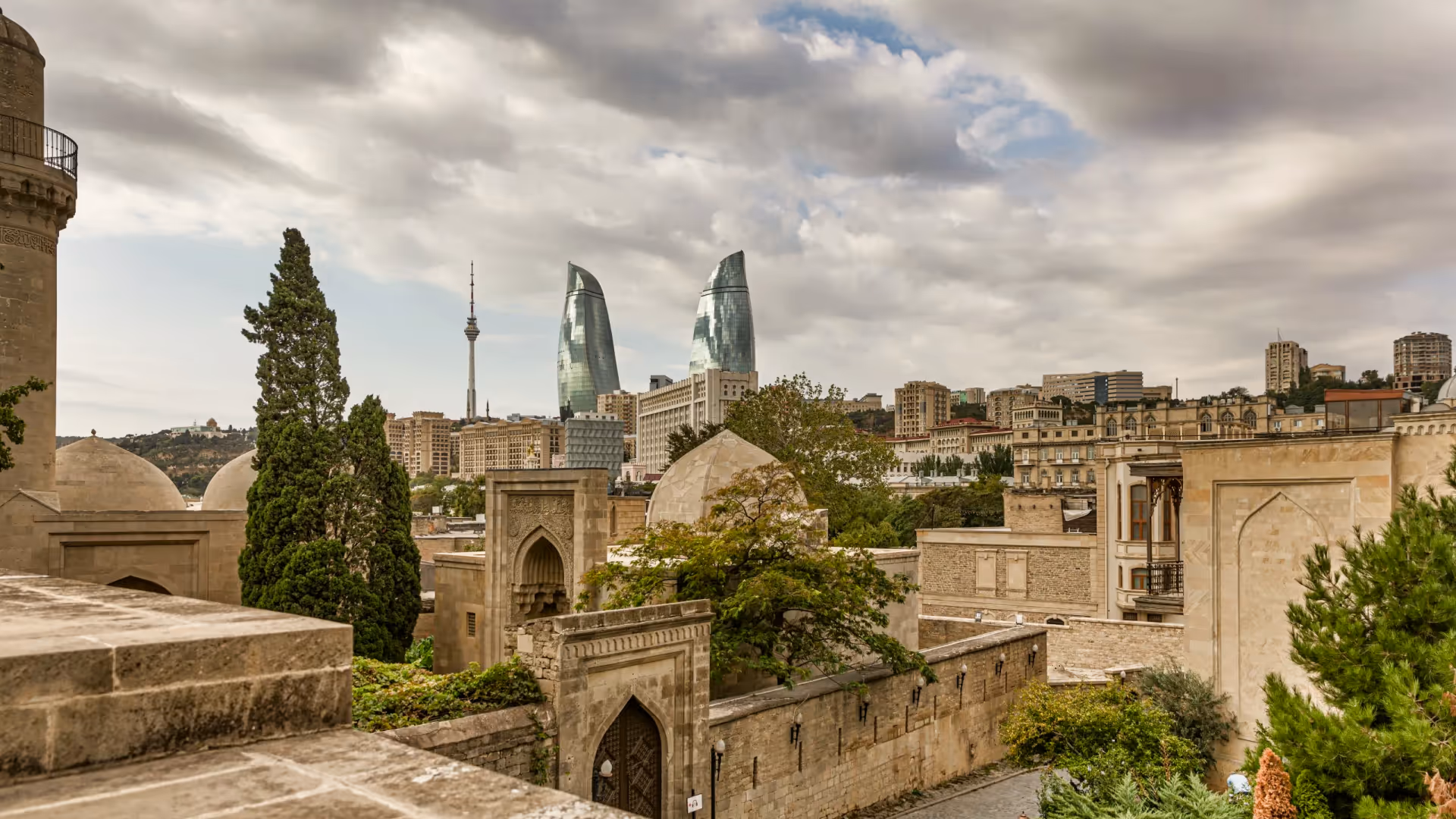 Camera Operator in Baku