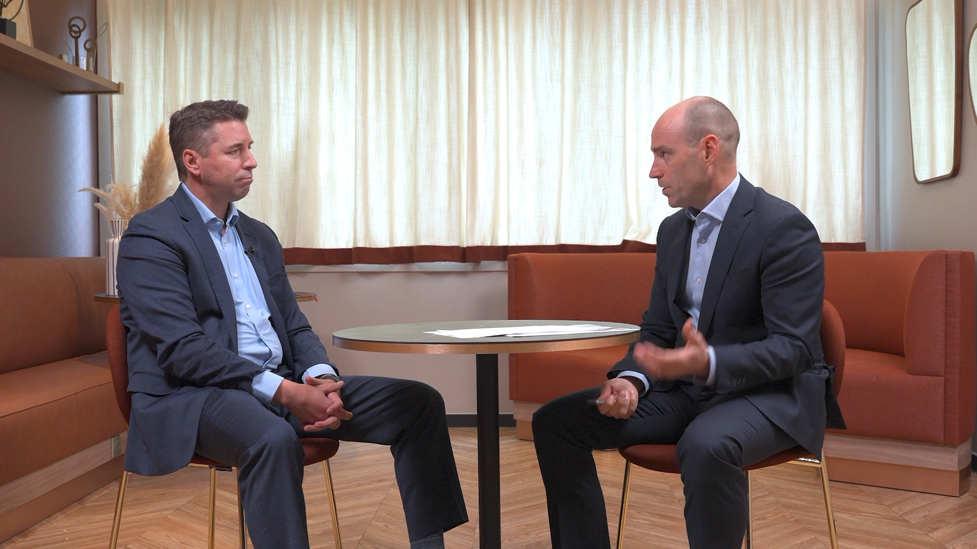 Two-person interview setup for Ternmedtech in Paris