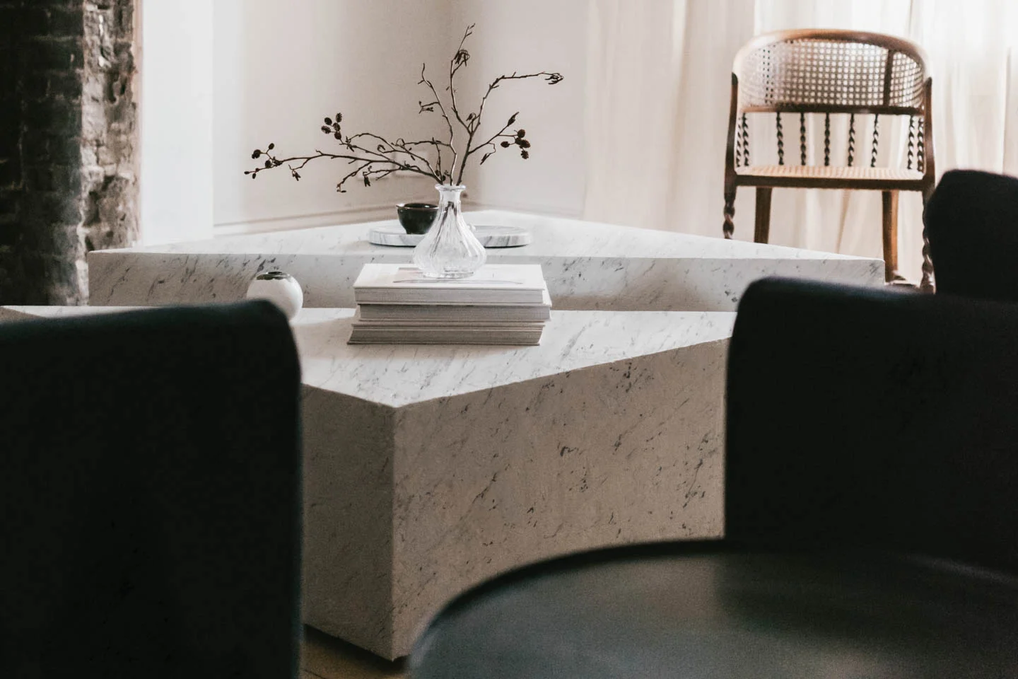 Statuario Gioia Central Table