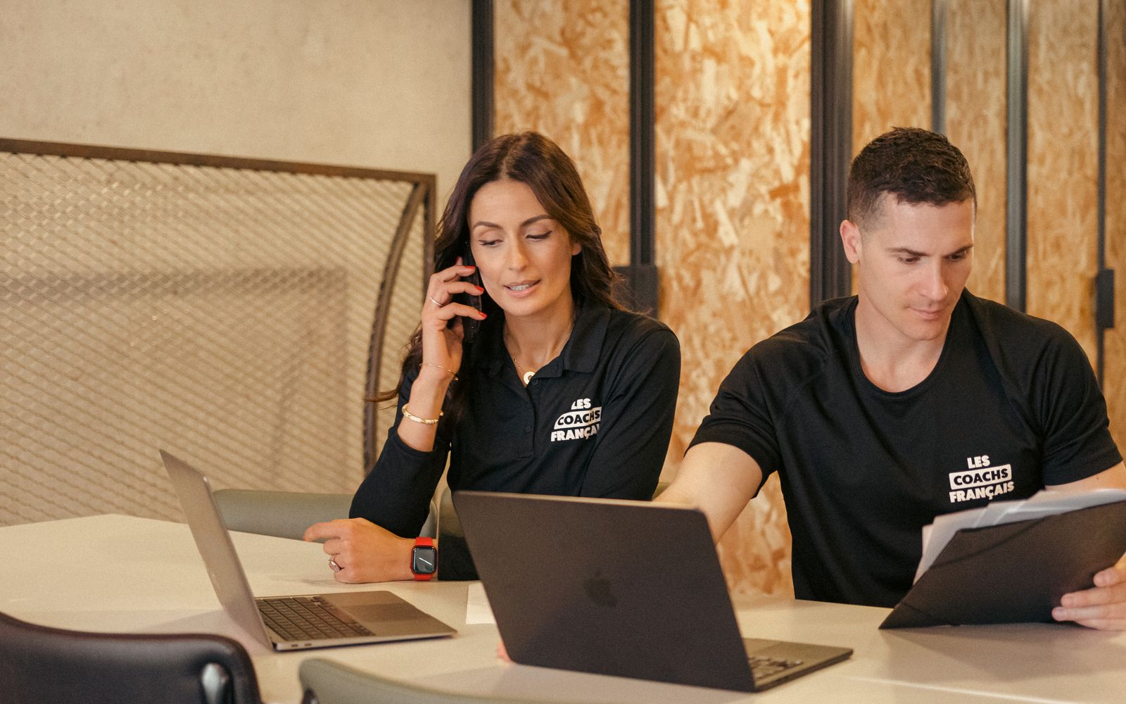 Statut coach sportif indépendant : micro-entreprise, carte pro, RC pro