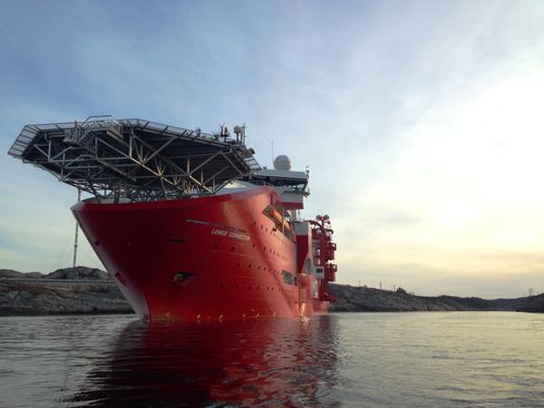 Vessel for marine engineering installation projects