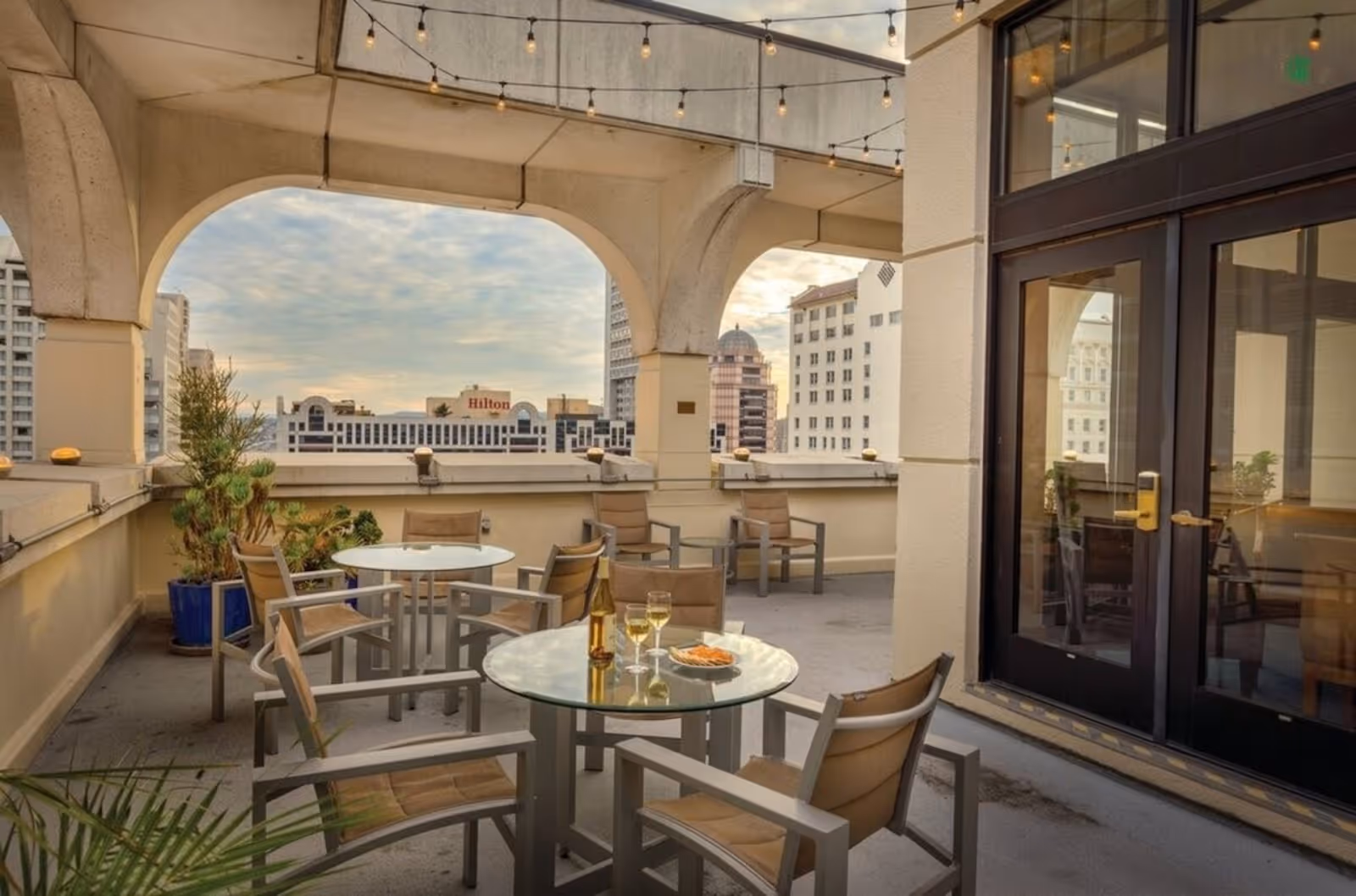 exterior seating at Zingari Ristorante & Jazz Room, SF
