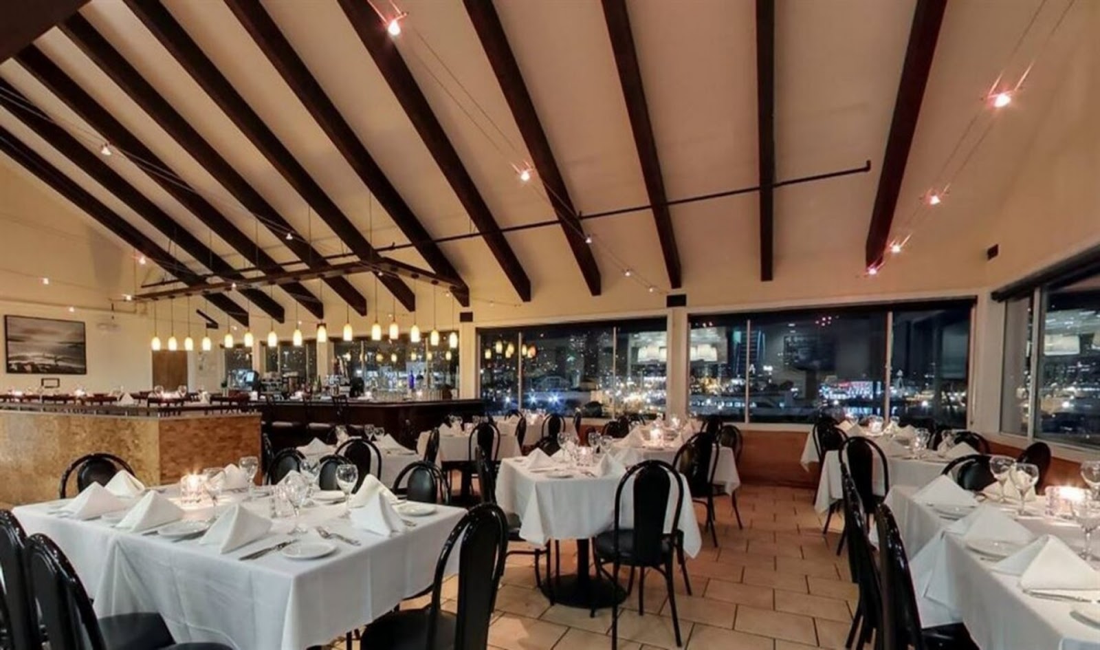 seating at Swiss Louis Italian & Seafood Restaurant SF