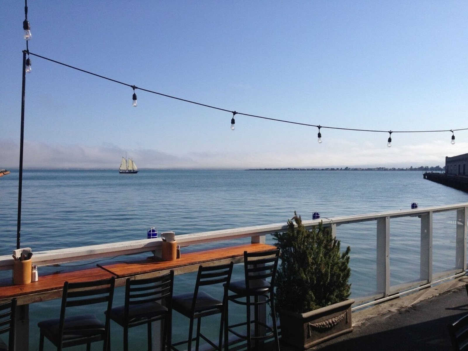 exterior view of the harbour at Pier 23 Cafe Restaurant and Bar, Embarcadero SF
