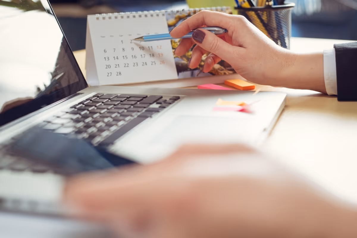 desktop with laptop and calendar