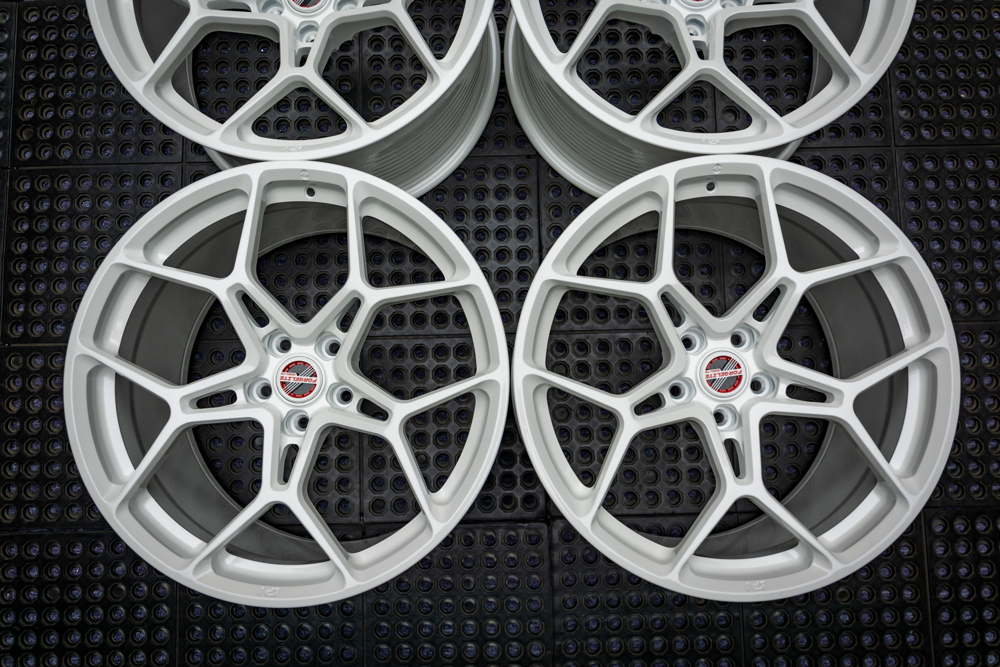 Forged Wheels_Custom Wheels_White Wheels_Lamborghini Wheels_Forgelite Wheels 