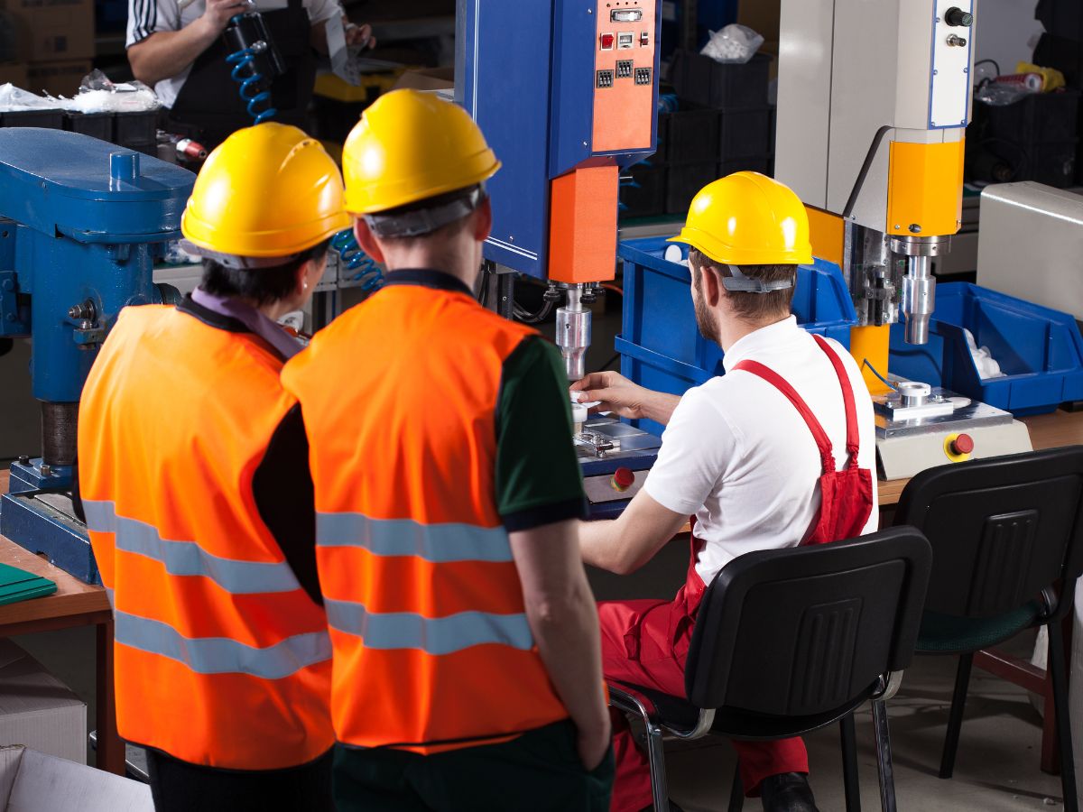 Labour Hire vs Outsourcing: 6 Key Differences Every NZ Business Should Know