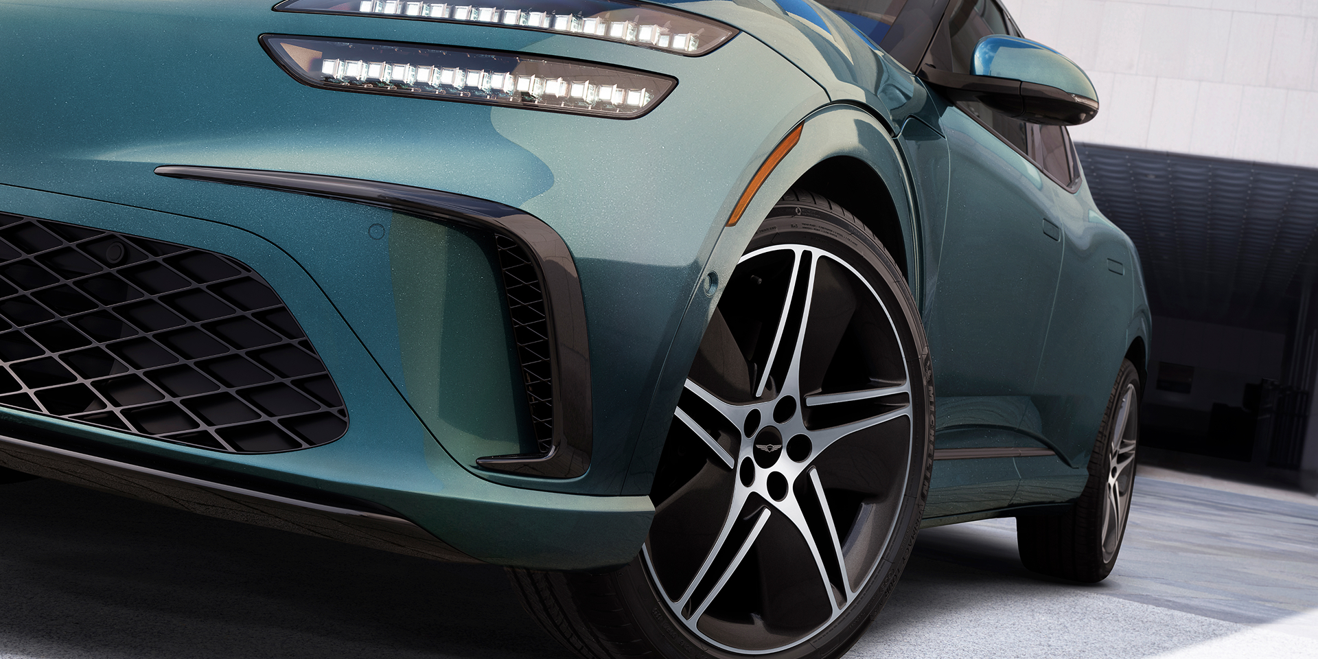 Genesis GV60 Crystal Sphere