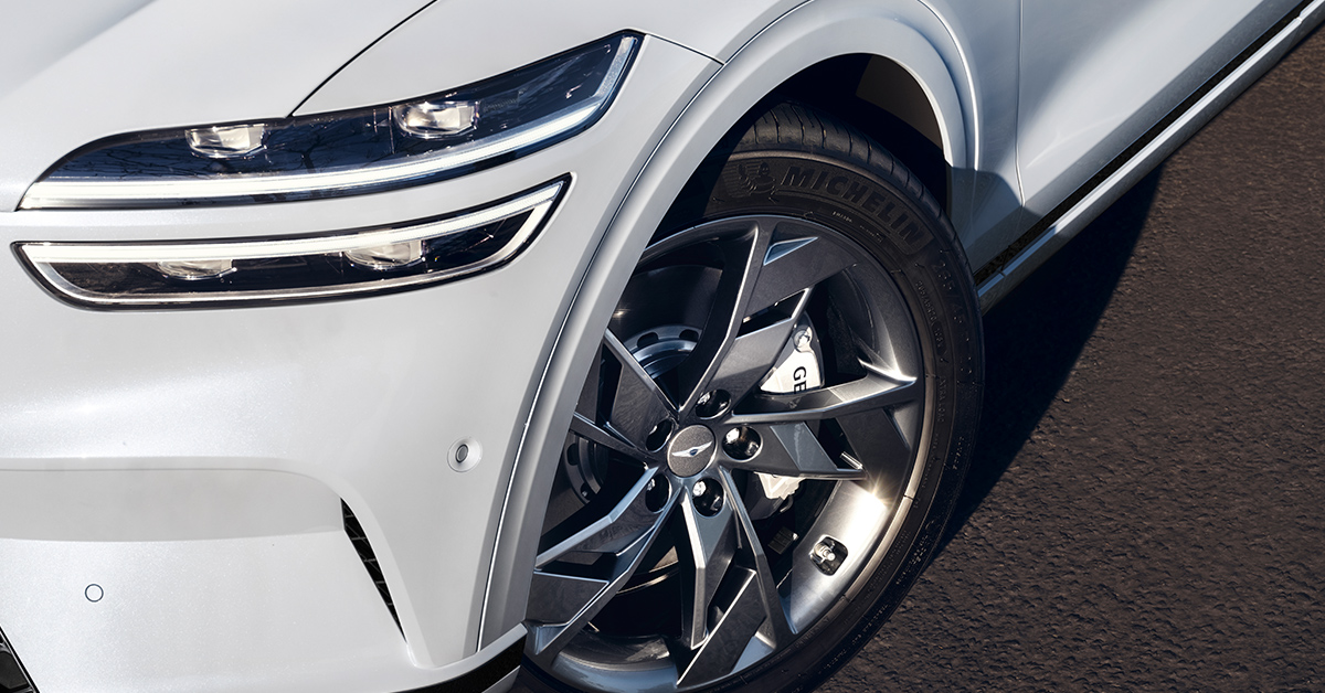 Front exterior view of Genesis Electrified GV70 wheel