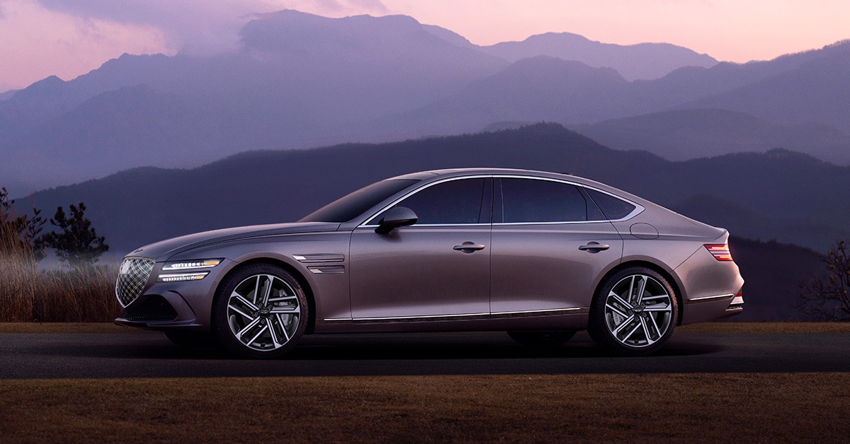 Side exterior view of the Genesis G80