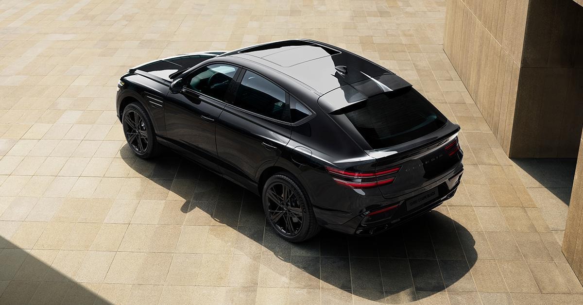 Side exterior view of GV80 Coupe Black