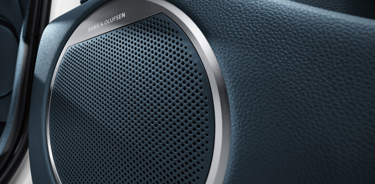 GV60 information and entertainment system display