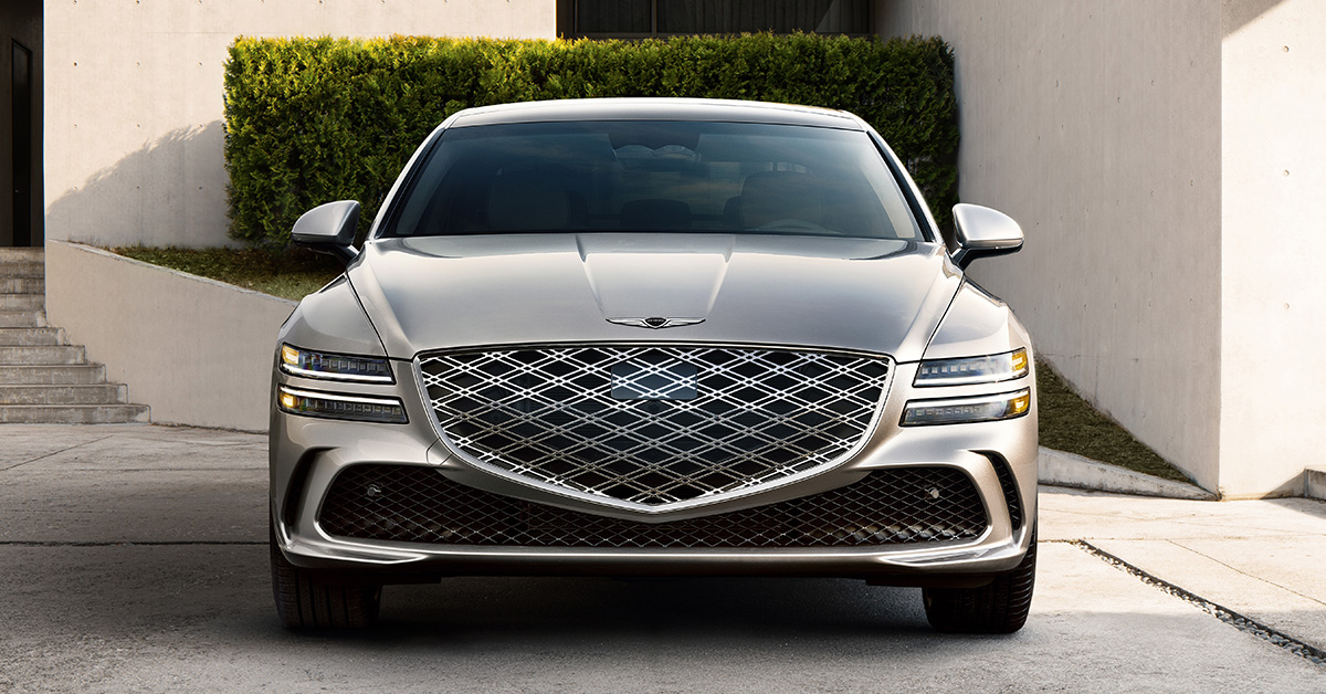 Front exterior view of Genesis G80