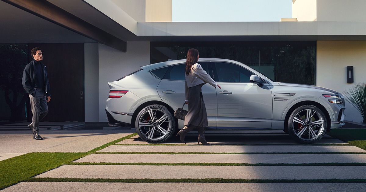 Side exterior view of the GV80 Coupe