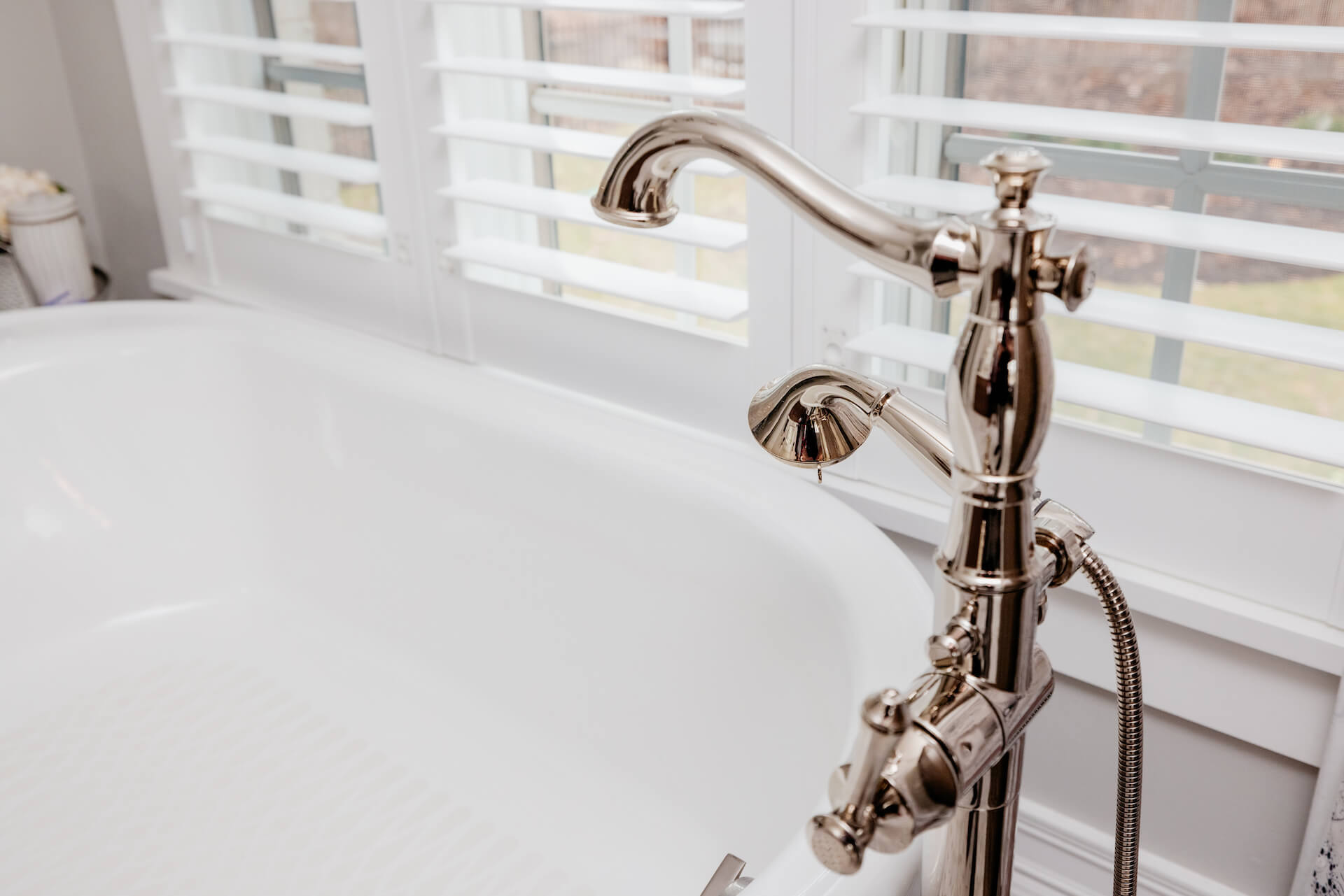 Tub with Chrome Hardware