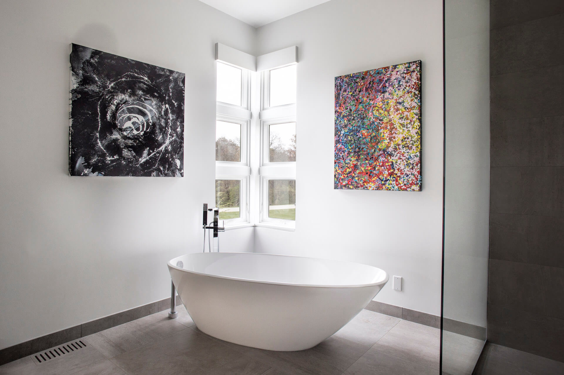 Modern art bathroom free standing tub