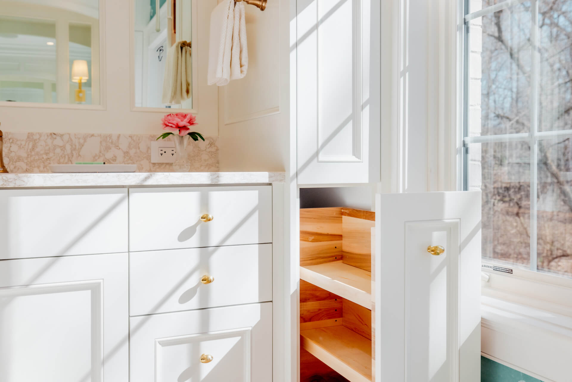 Slide out lower cabinet