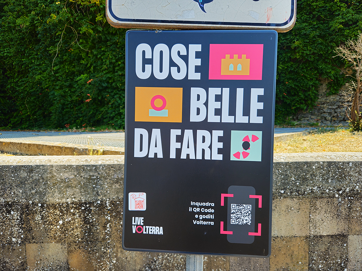 QR-enabled signs and banners across city center in Volterra, Live Volterra by Livesignage