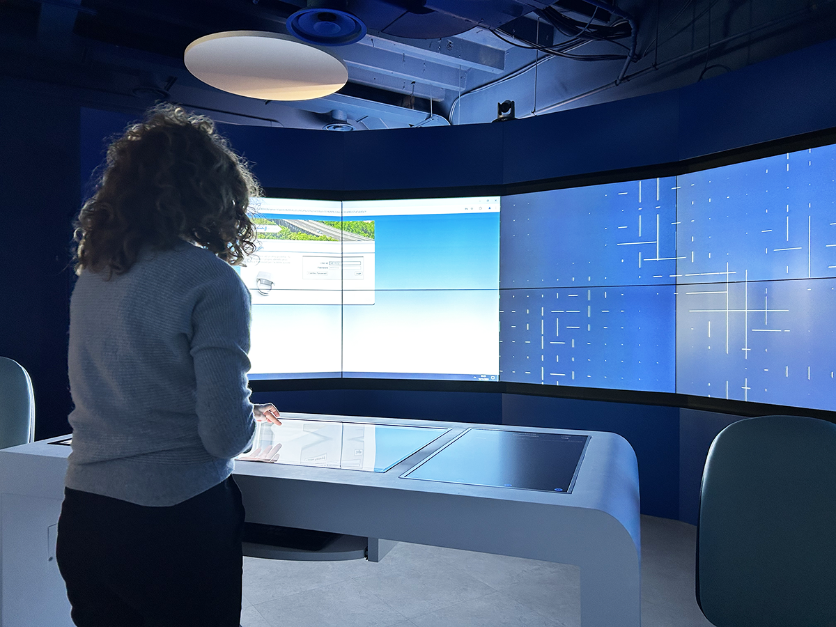 Movyon Experience Designer and Controller Livesignage Project