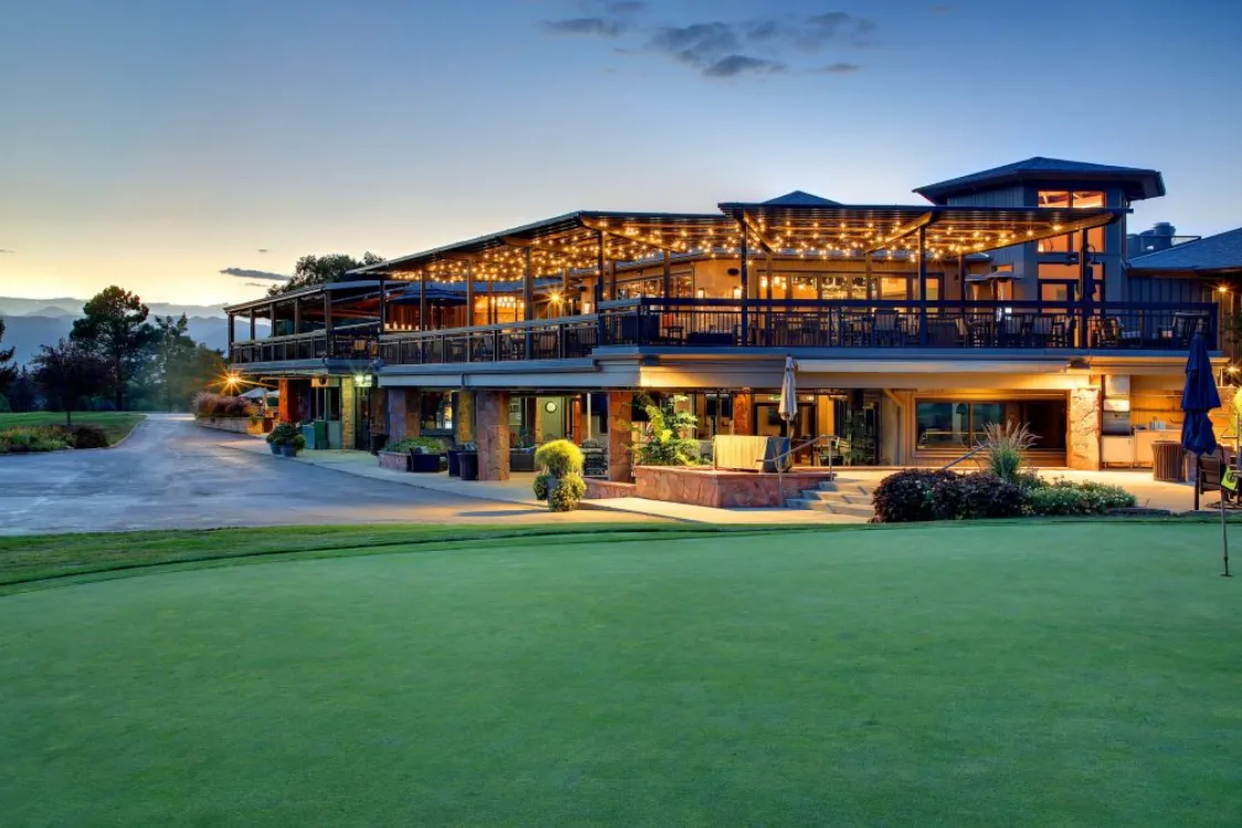 Silent disco setup at some of our favourite locations in Denver's Washington Park by Silent Disco Rentals. Explore the unique experience of hosting events with wireless headphones in these picturesque venues